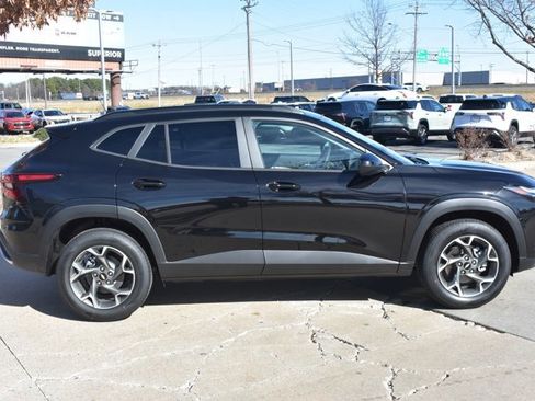 New 2026 Chevrolet Trax LT image 4