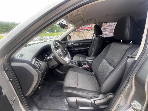 Used 2017 Nissan Rogue S FWD image 17