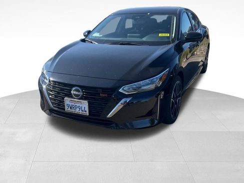 Used 2025 Nissan Sentra SR w/ Lighting Package FWD image 1