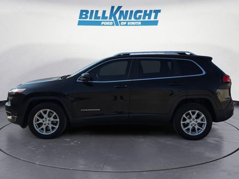Used 2015 Jeep Cherokee Latitude FWD image 2