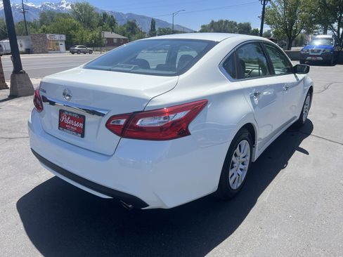 Used 2017 Nissan Altima 2.5 S FWD image 8