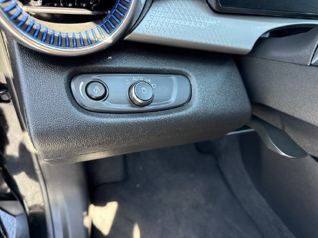 Used 2024 Chevrolet Trax LT FWD image 32