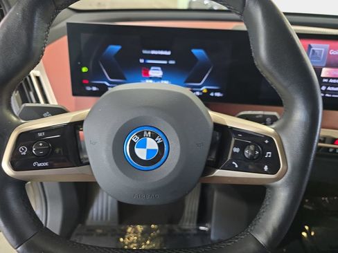 Used 2023 BMW iX xDrive50 w/ Premium Package image 19