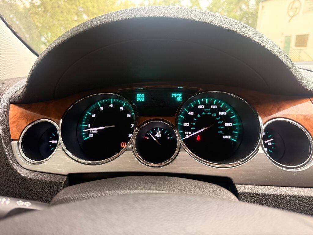 Used 2011 Buick Enclave CX FWD image 17