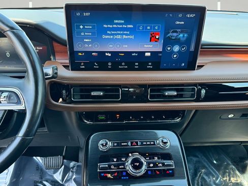 Used 2022 Lincoln Nautilus Reserve w/ Equipment Group 201A image 8