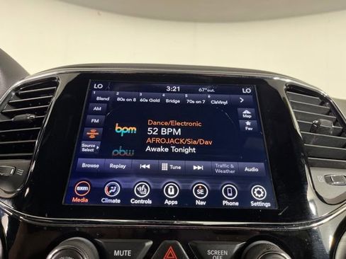 Used 2019 Jeep Grand Cherokee Altitude AWD/4WD image 27