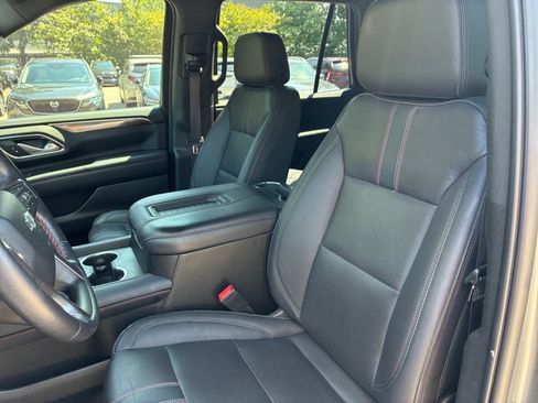Used 2022 Chevrolet Tahoe RST w/ Luxury Package AWD/4WD image 30