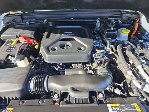 Used 2021 Jeep Wrangler Unlimited Sahara w/ Dual Top Group image 36