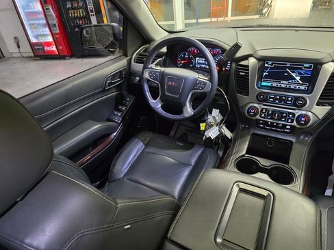 Used 2020 GMC Yukon XL SLT RWD image 38