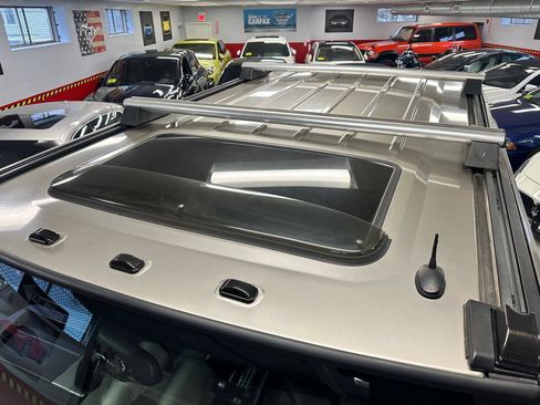 Used 2004 HUMMER H2 Sport Utility w/ Preferred Equipment Group image 21