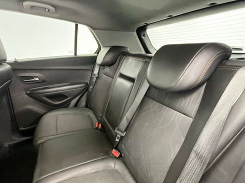 Used 2022 Chevrolet Trax LT w/ Driver Confidence Package AWD/4WD image 6