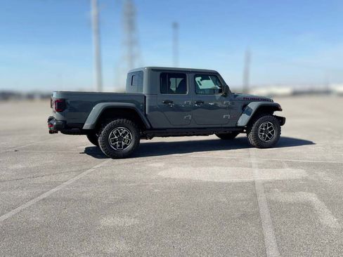 New 2025 Jeep Gladiator Rubicon image 13