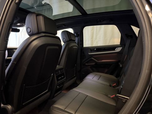 New 2026 Porsche Cayenne image 24