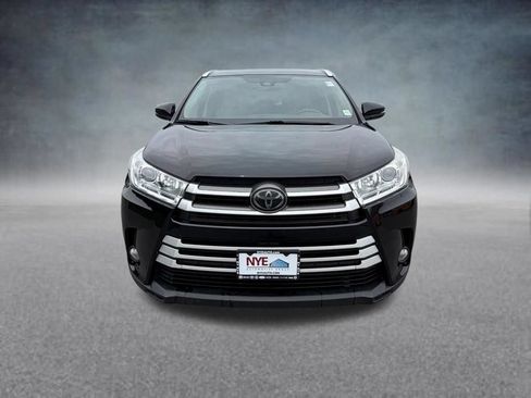 Used 2018 Toyota Highlander XLE AWD/4WD image 9