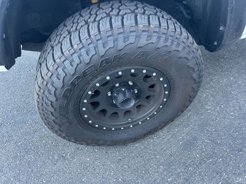 Used 2019 Toyota Tacoma TRD Off-Road image 14