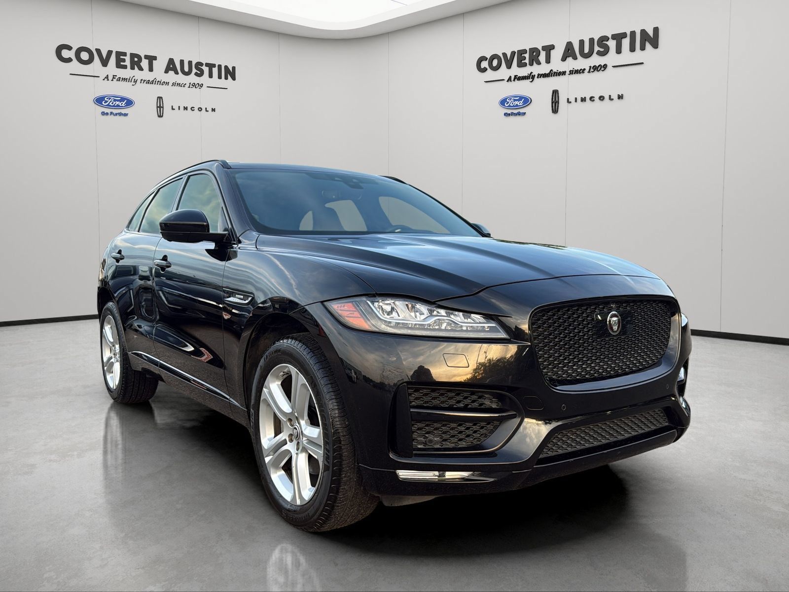 Used 2020 Jaguar F-PACE R-Sport AWD/4WD image 4