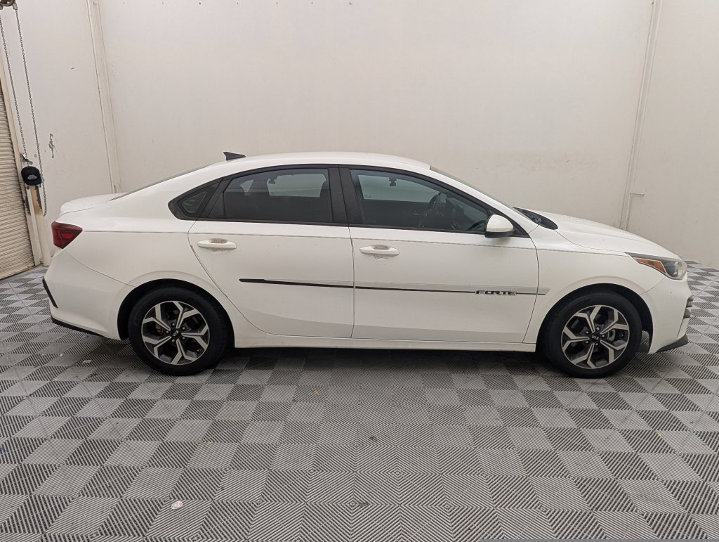 Used 2020 Kia Forte LXS FWD image 2