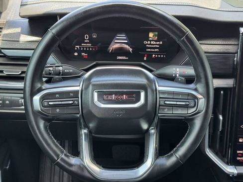 Used 2025 GMC Acadia Elevation w/ Elevation Premium Package FWD image 11