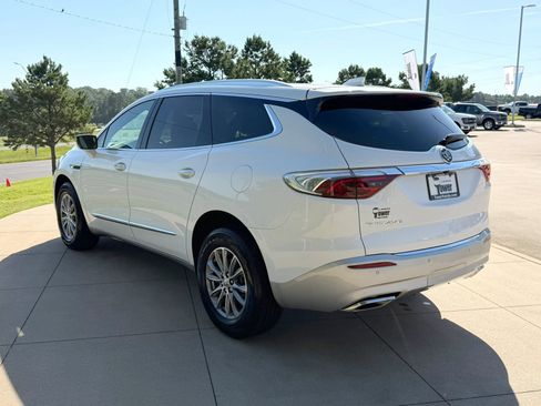 Used 2023 Buick Enclave Essence w/ Trailering Package, 5000 lbs. FWD image 4