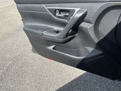 Used 2016 Nissan Altima 2.5 SL w/ 2.5 Technology Package image 14