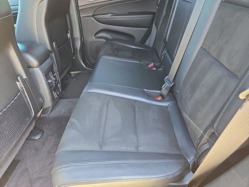 Used 2019 Jeep Grand Cherokee Altitude RWD image 18