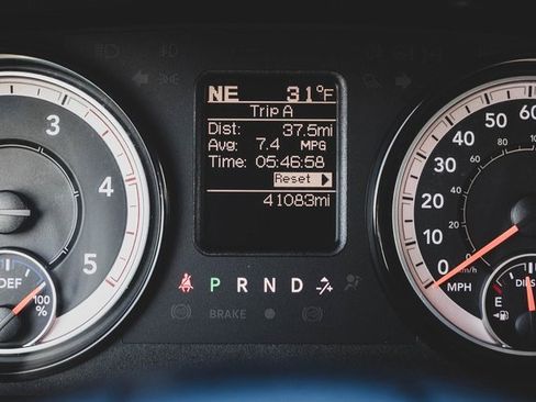 Used 2018 RAM 2500 Tradesman w/ Chrome Appearance Group image 5