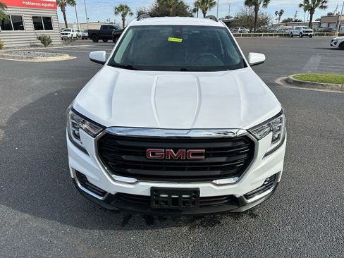 Used 2024 GMC Terrain SLE w/ Driver Convenience Package image 8