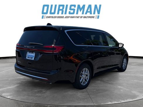 New 2027 Chrysler Pacifica Select w/ Family Tech Group FWD image 6
