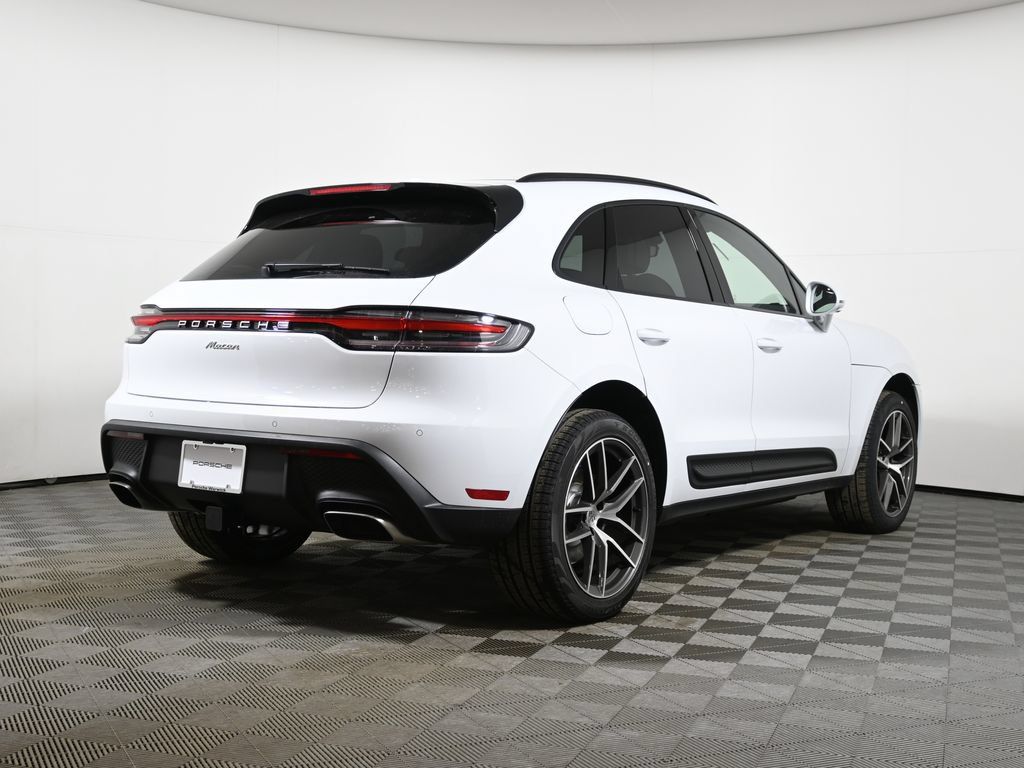Used 2026 Porsche Macan AWD/4WD image 7