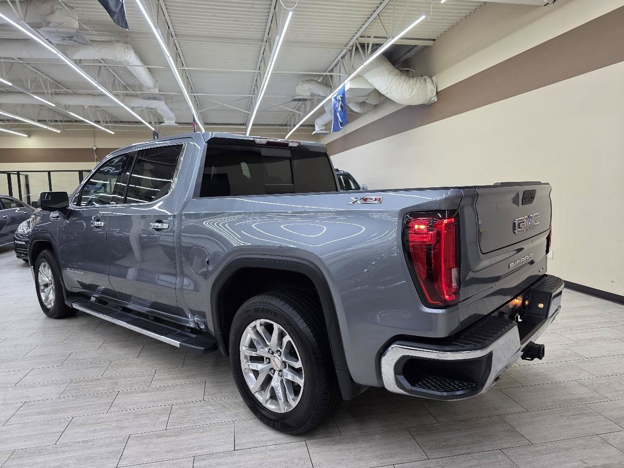 Used 2021 GMC Sierra 1500 SLT AWD/4WD image 8