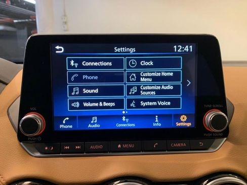 Used 2024 Nissan Sentra SV w/ SV Premium Package image 31