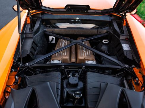 Used 2018 Lamborghini Huracan Performante image 24