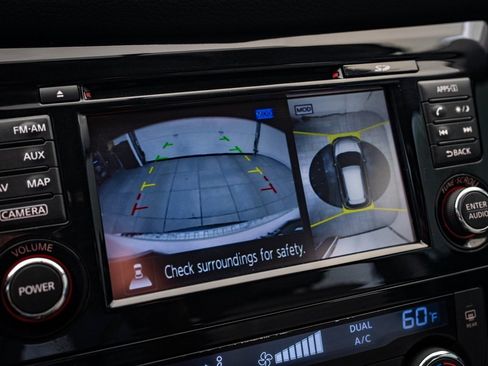 Used 2016 Nissan Rogue SV w/ SV Premium Package image 29