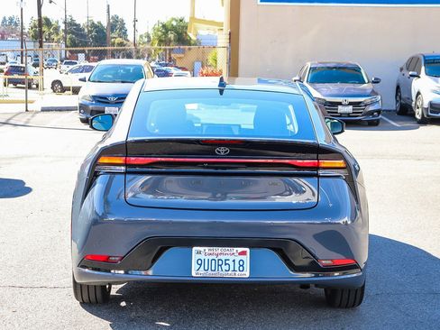 Used 2025 Toyota Prius XLE image 9