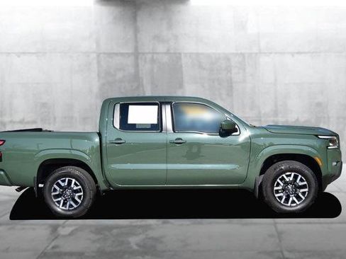 Certified 2024 Nissan Frontier SL image 5