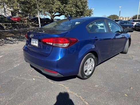 Used 2018 Kia Forte LX image 3