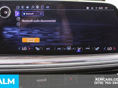 Used 2025 Chevrolet Suburban Z71 AWD/4WD image 39