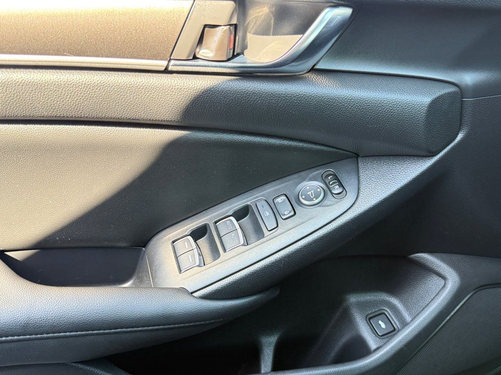 Used 2019 Honda Accord LX image 11