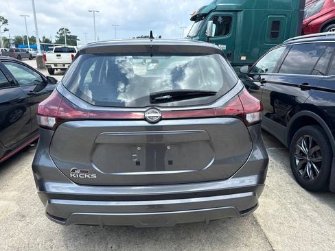 Used 2024 Nissan Kicks S FWD image 11