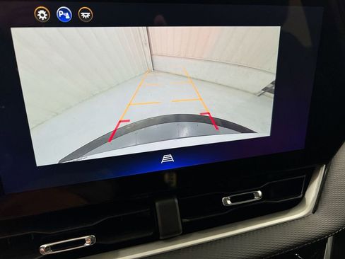 Used 2026 Chevrolet Equinox LT image 14