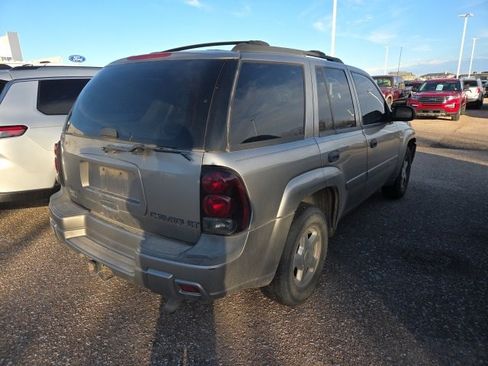 Used 2002 Chevrolet TrailBlazer LS w/ Preferred Equipment Group image 4