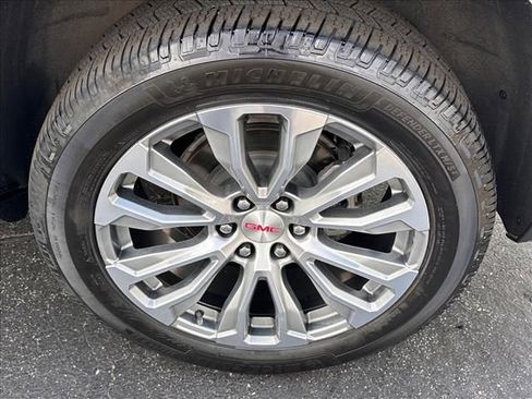 Certified 2023 GMC Yukon XL Denali w/ Denali Reserve Package image 39