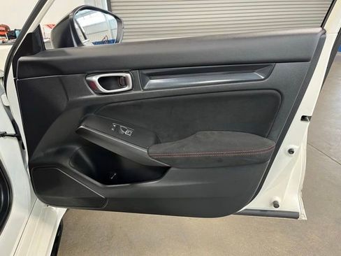 Used 2023 Honda Civic Type R image 12