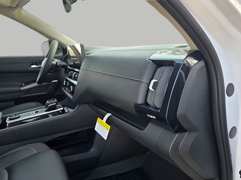 New 2026 Nissan Pathfinder SL image 14