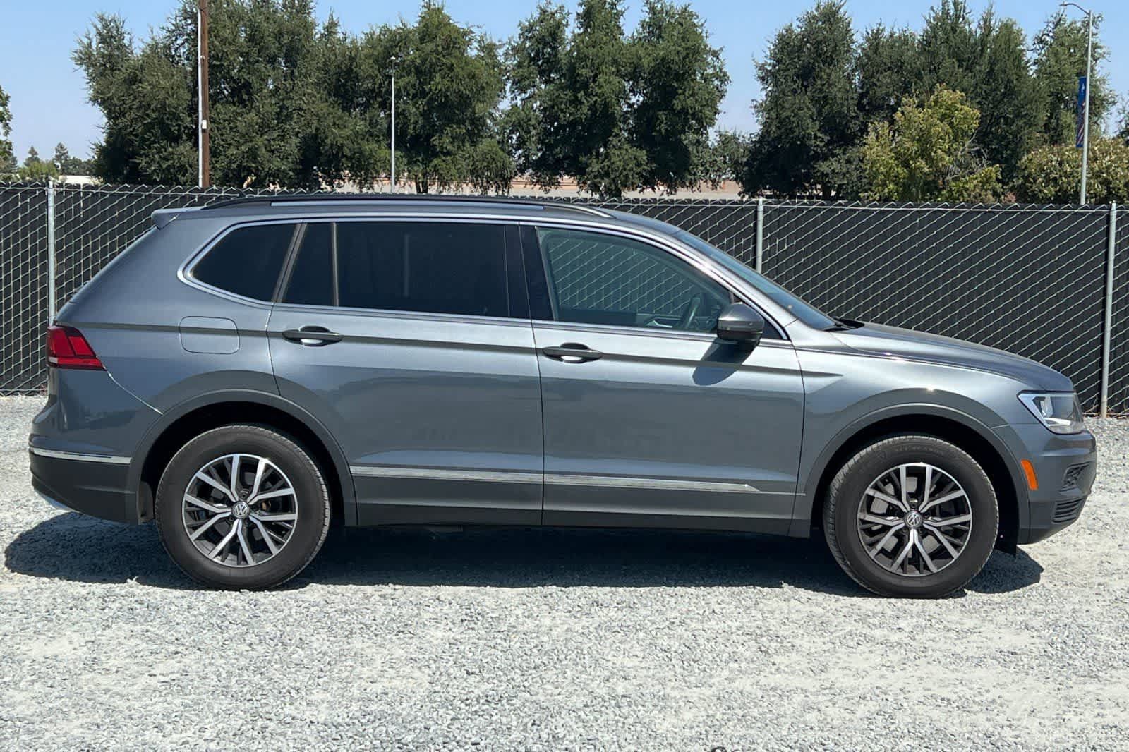 Used 2020 Volkswagen Tiguan SE AWD/4WD image 9