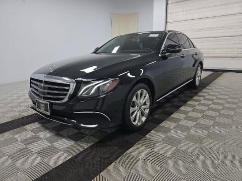 Used 2019 Mercedes-Benz E 300 4MATIC w/ Driver Assistance Package image 4