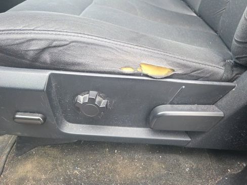 Used 2017 Ford Expedition XLT image 28