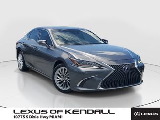 Used 2020 Lexus ES 300h Ultra Luxury image 1