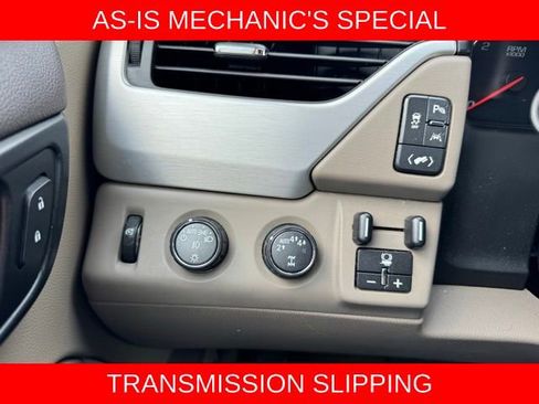 Used 2018 GMC Yukon XL SLE w/ SLE Value Package image 14