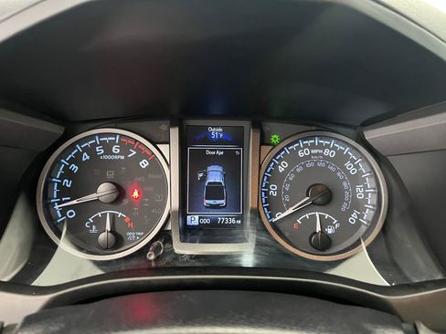 Used 2021 Toyota Tacoma TRD Off-Road w/ TRD Premium Off Road Package image 18